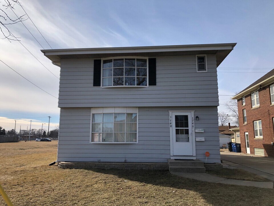 1746 Deane Blvd-Unit -upper in Racine, WI - Building Photo