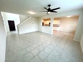 10398 Martin Creek in San Antonio, TX - Building Photo - Building Photo