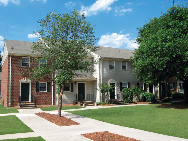 Legacy at Country Club in Tuscaloosa, AL - Foto de edificio - Building Photo