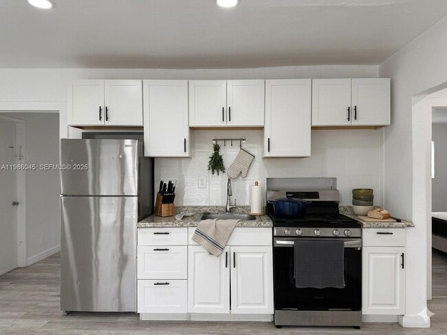 316 Surfside Blvd in Surfside, FL - Building Photo - Building Photo