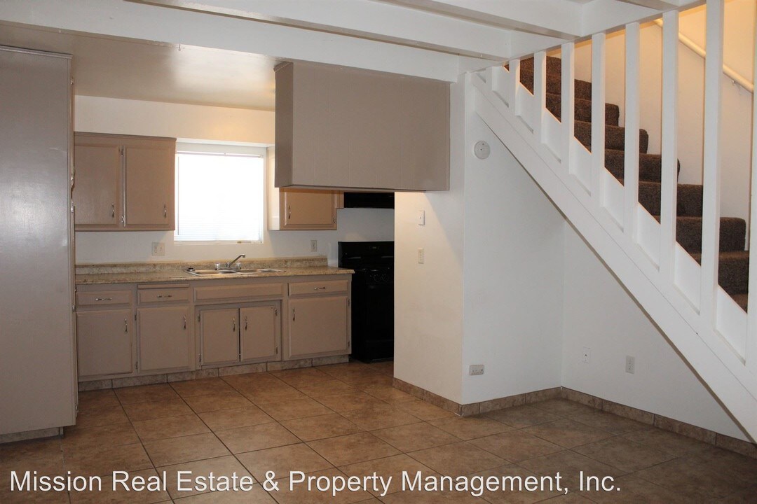 2810 N Chester Ave in Bakersfield, CA - Building Photo