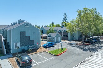 Village Pointe Apartments in Carmichael, CA - Building Photo - Building Photo