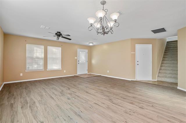 1829 Foxfield Way in Justin, TX - Building Photo - Building Photo