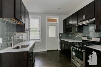 1952 W Nelson St, Unit 3W in Chicago, IL - Building Photo - Building Photo