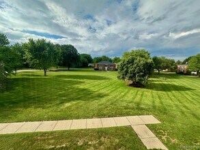 628 E Fox Hills Dr in Bloomfield Hills, MI - Building Photo - Building Photo