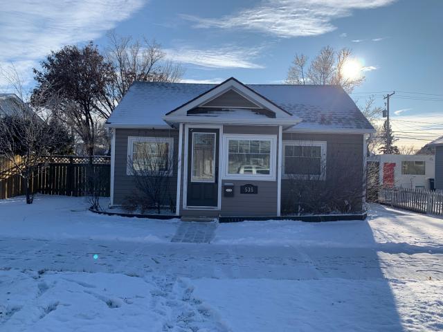 535 Ominica St E in Moose Jaw, SK - Building Photo