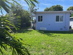 1625 Fletcher St in Hollywood, FL - Building Photo - Building Photo