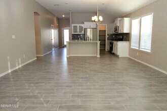 1217 Golden Summer Ct in Horizon City, TX - Building Photo - Building Photo