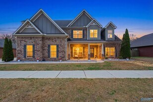 8349 Anslee Way NW in Huntsville, AL - Building Photo