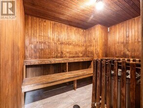 3650 Kaneff Crescent in Mississauga, ON - Building Photo - Building Photo