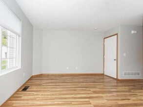 13126 Murdock Terrace in Eden Prairie, MN - Building Photo - Building Photo