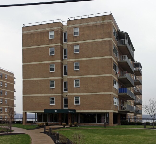 West Shore Towers in Nyack, NY - Building Photo - Building Photo