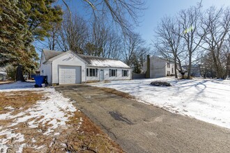 869 Tudor Dr in Toms River, NJ - Building Photo - Building Photo