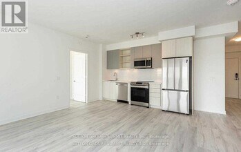 4655-4655 Metcalfe Ave in Mississauga, ON - Building Photo - Building Photo