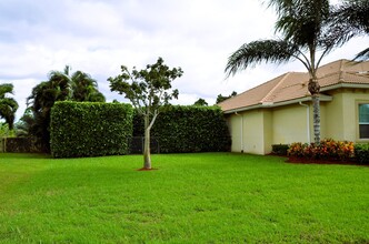 7557 SE Laque Cir in Stuart, FL - Building Photo - Building Photo