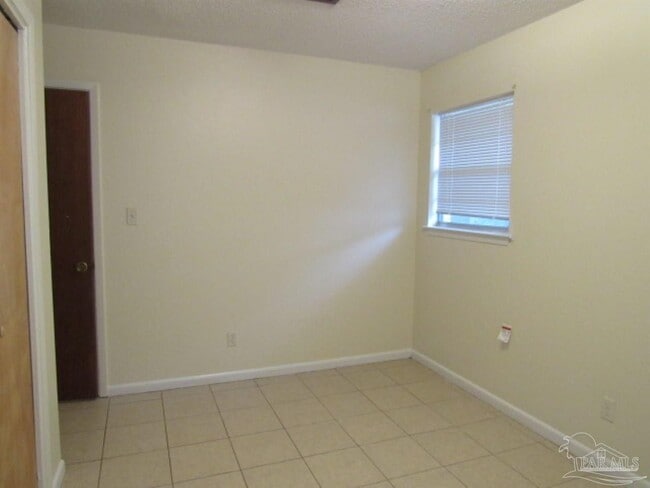 4965 Catalina Cir in Pensacola, FL - Building Photo - Building Photo