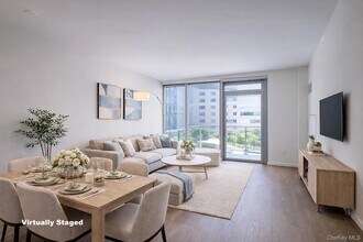 133-27 39th Ave, Unit 5T in Queens, NY - Foto de edificio - Building Photo