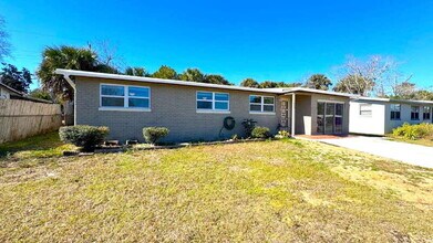 1022 Lewis Dr in Daytona Beach, FL - Building Photo - Building Photo
