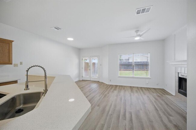 2808 Kestrel Dr in Austin, TX - Building Photo - Building Photo