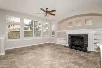 130 S Flickering Sun Cir in The Woodlands, TX - Building Photo - Building Photo