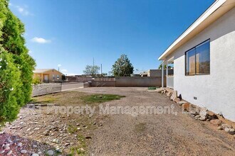 165 Hilton Ave NW in Albuquerque, NM - Building Photo - Building Photo