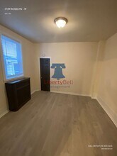 1739 Roselyn St in Philadelphia, PA - Building Photo - Building Photo