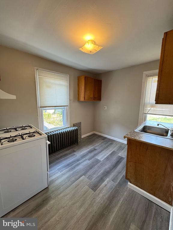 property at 2106 W 4th St