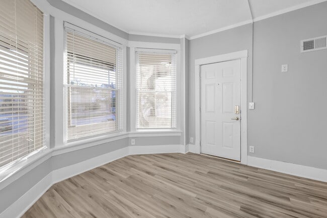 3860 Dodge St, Unit 1