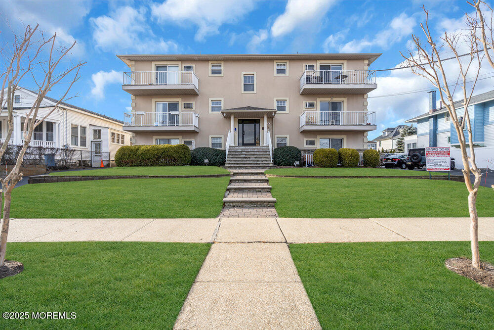 302 Fifth Ave in Asbury Park, NJ - Building Photo