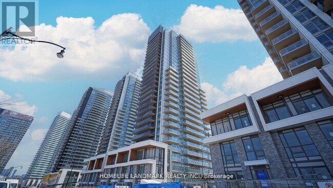 25-1925 McMahon Dr in Toronto, ON - Building Photo - Building Photo