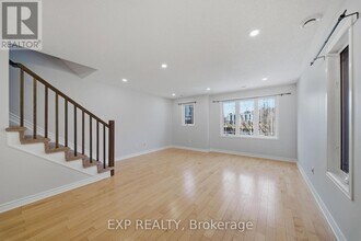 462 LeBoutillier Ave in Ottawa, ON - Building Photo - Building Photo