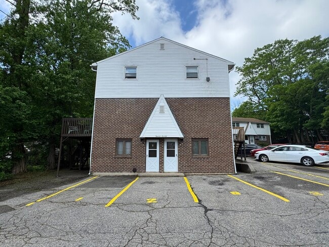 1370 Highland Ave