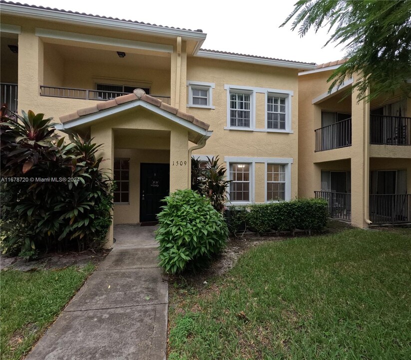 1509 Belmont Ln in North Lauderdale, FL - Building Photo