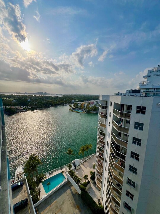 5838 Collins Ave, Unit 14D in Miami Beach, FL - Building Photo