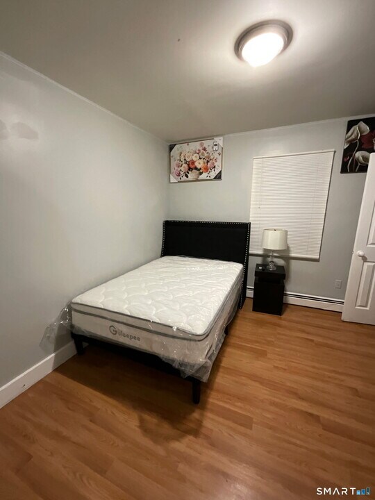 26 Summer St in Waterbury, CT - Building Photo