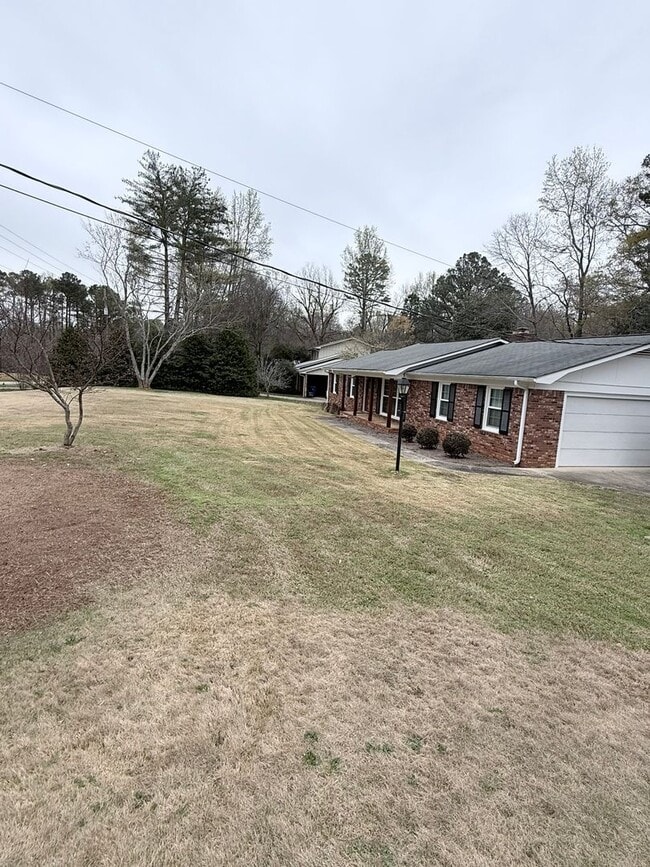 300 Quailwood Dr in Athens, GA - Building Photo - Building Photo