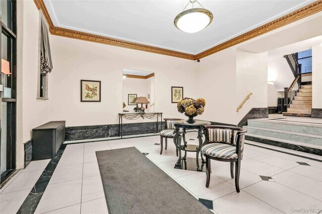 115-25 Metropolitan Ave in New York, NY - Building Photo - Building Photo