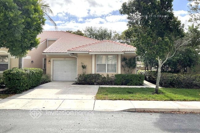 property at 303 E Coral Trace Cir