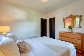 2215 SE Powell Blvd in Portland, OR - Building Photo - Building Photo