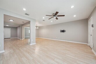 5902 Southington St in Houston, TX - Building Photo - Building Photo