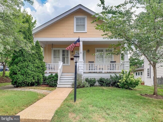 property at 27 W Wyatt Ave