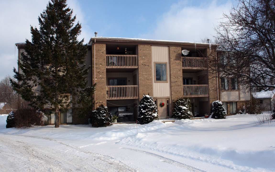Villa Nova in Farmington, MI - Foto de edificio