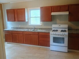 301 E Olive St in Mc Leansboro, IL - Building Photo