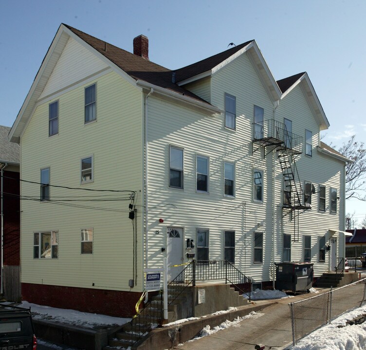 15 Walnut St in Central Falls, RI - Building Photo