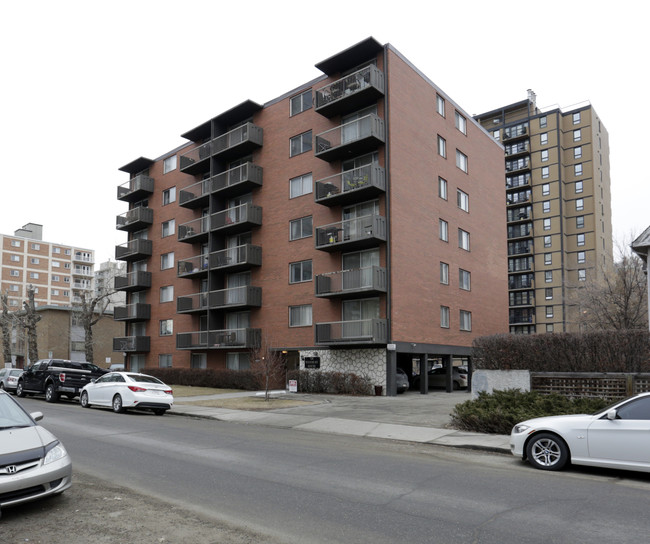 Westbury House in Calgary, AB - Building Photo - Building Photo