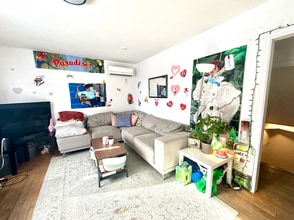 657 Hanson St in Fredericton, NB - Building Photo - Building Photo