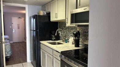 2300 N Ocean Blvd in Myrtle Beach, SC - Building Photo - Building Photo