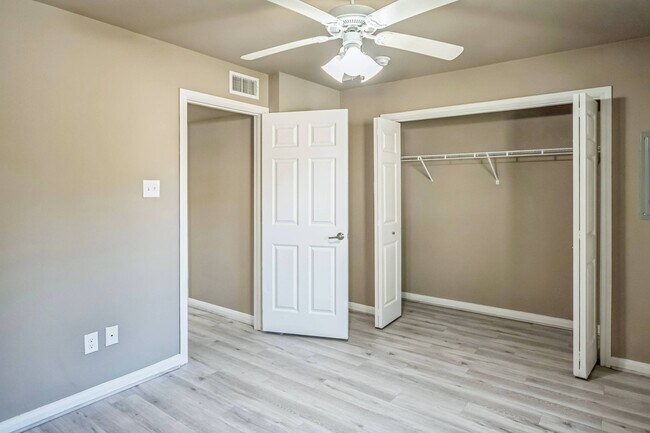 Summit at Pine Lake in Nacogdoches, TX - Building Photo - Building Photo