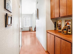 5809 Sturbridge Ct in Sacramento, CA - Building Photo - Building Photo