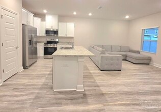 710 Giese Ln in Pensacola, FL - Building Photo - Building Photo